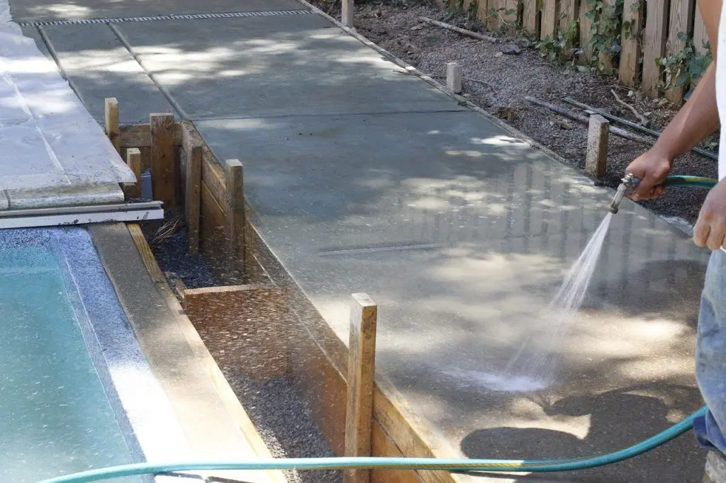 Ce qu'il faut savoir pour construire une piscine en béton