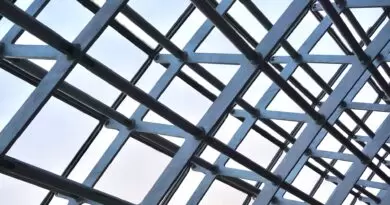 Une construction en profilé en C en acier