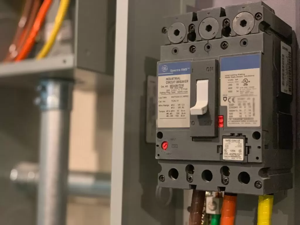 Installer un disjoncteur