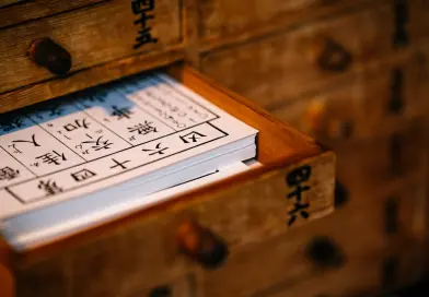 Tansu japonais : choisir et restaurer ce meuble pour petits espaces